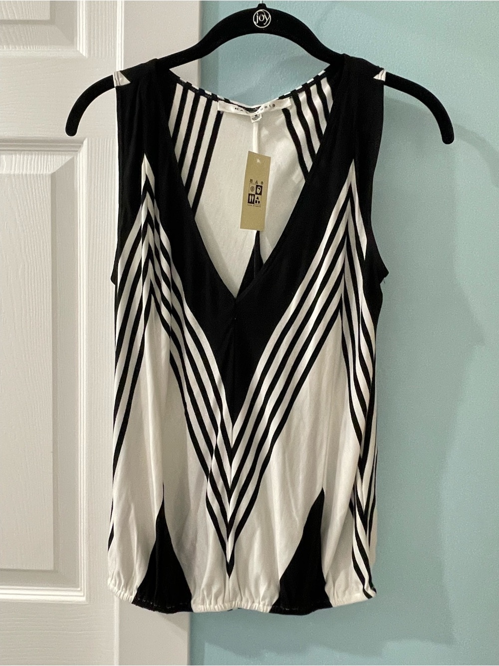 NWT Max Studio Womens Sleeveless V Neck Blouse Black & Cream Striped Size M